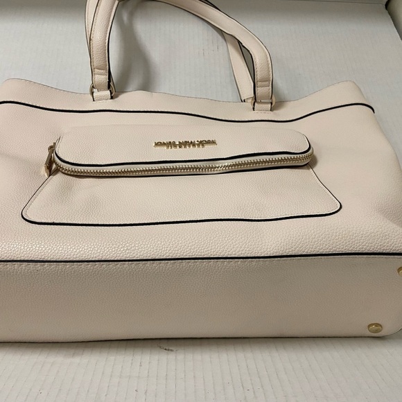Jones of New York cream large handbag really good shape $60 - Picture 8 of 8